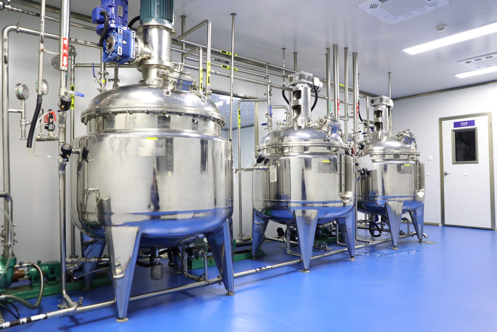 SeaRey production workshop with stainless manufacturing tanks